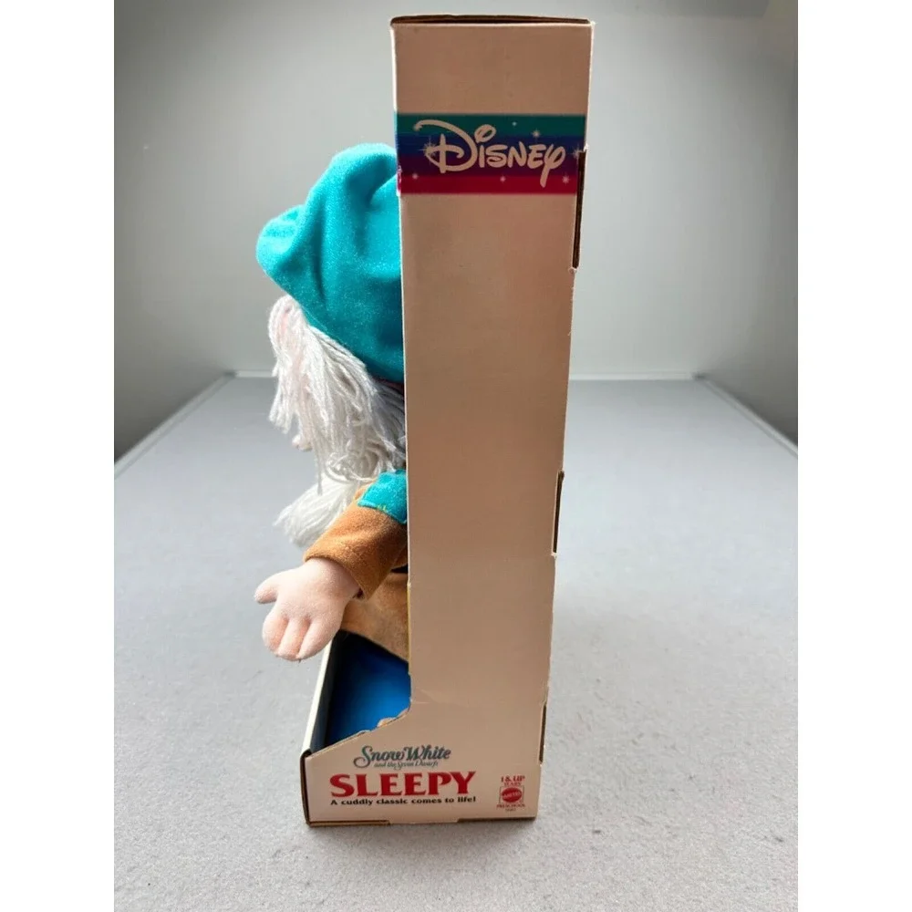 1993 Mattel‎ Disney Snow White Sleepy Dwarf Doll Eyes Close Sleeps Snores IN BOX